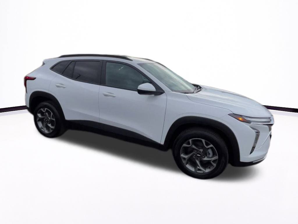 Thumbnail: 2025 Chevrolet Trax - 2