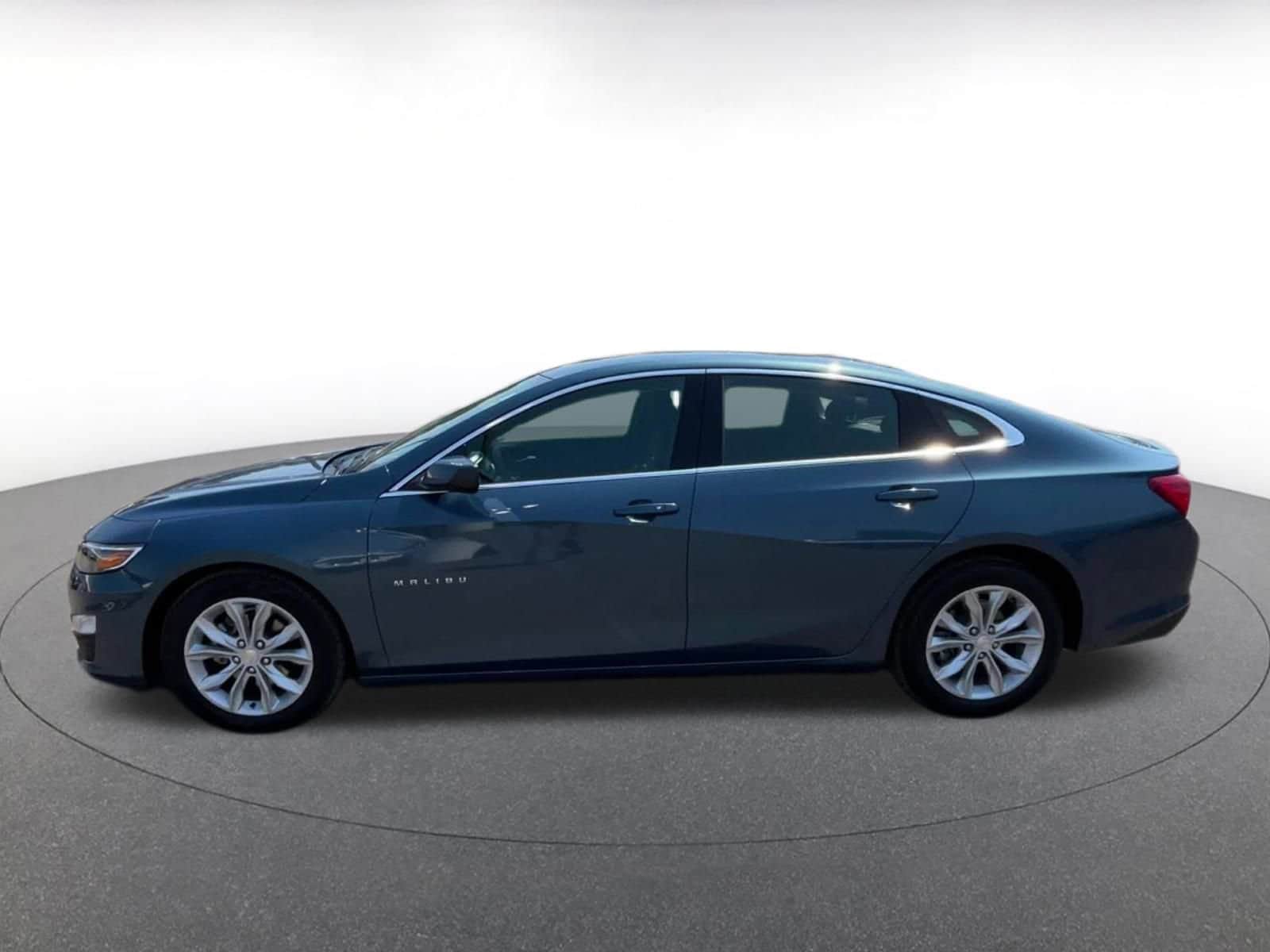 Thumbnail: 2024 Chevrolet Malibu - 10