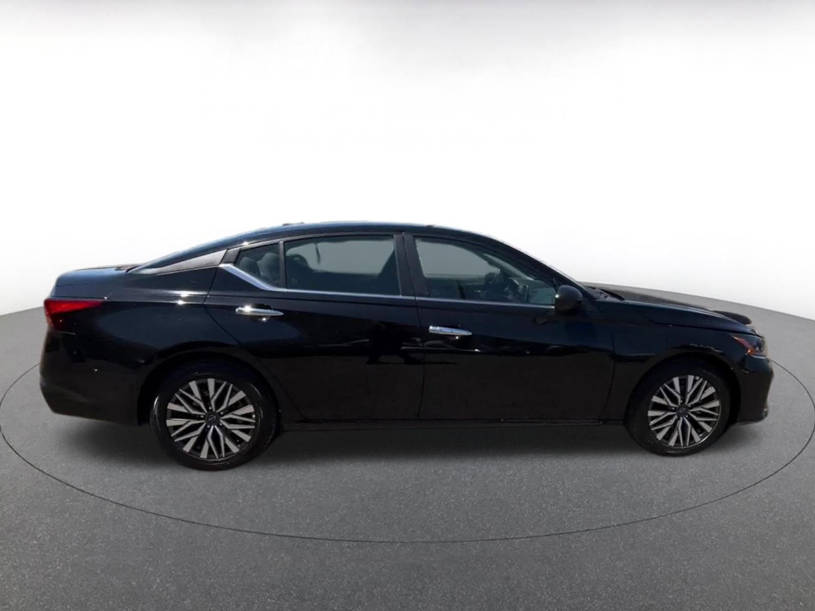 Thumbnail: 2025 Nissan Altima - 16