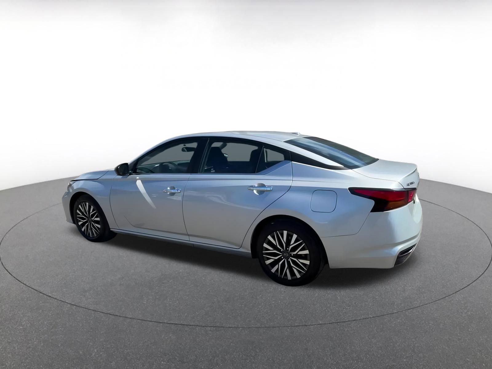 Thumbnail: 2024 Nissan Altima - 10