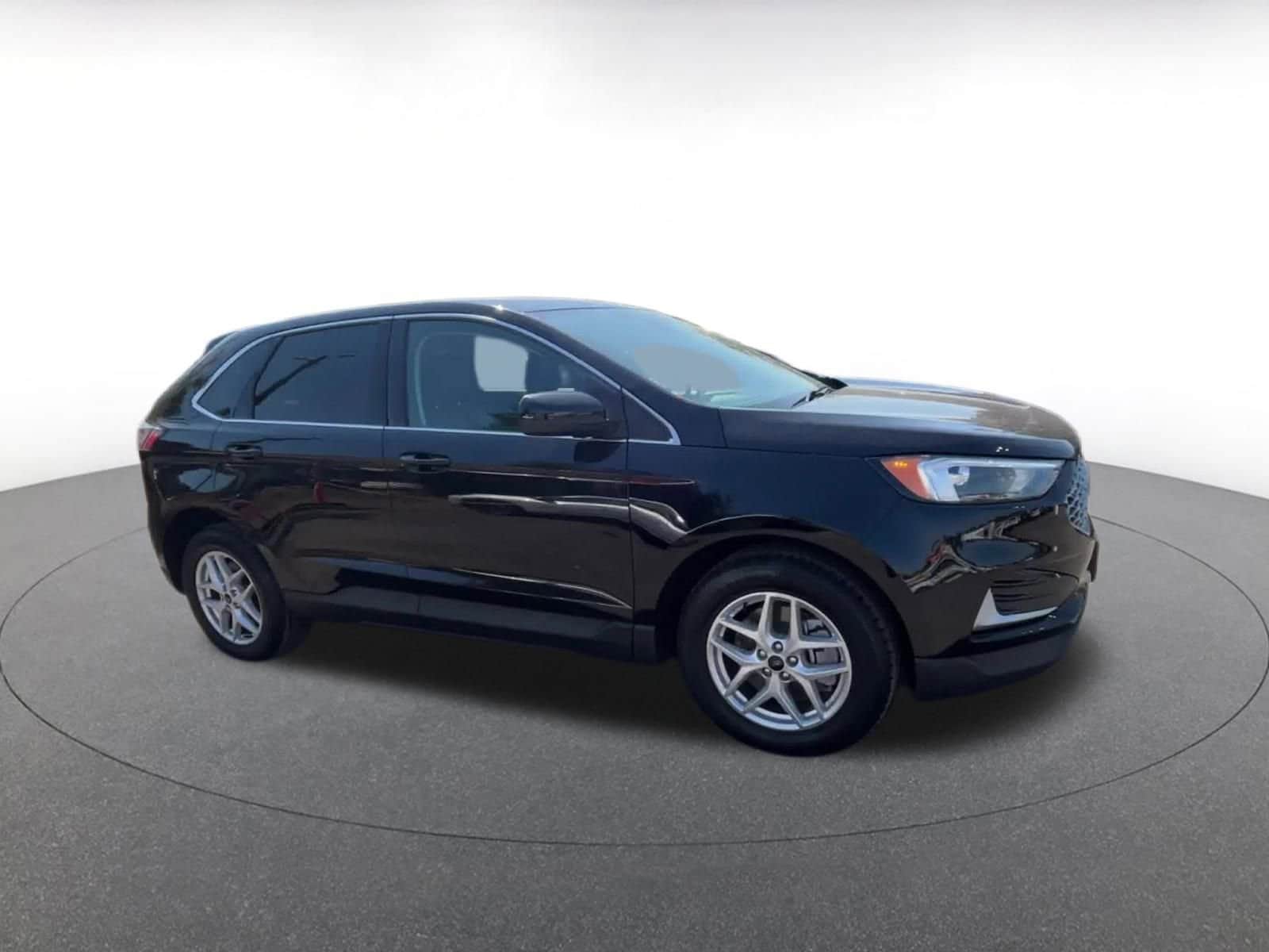 Thumbnail: 2024 Ford Edge - 2