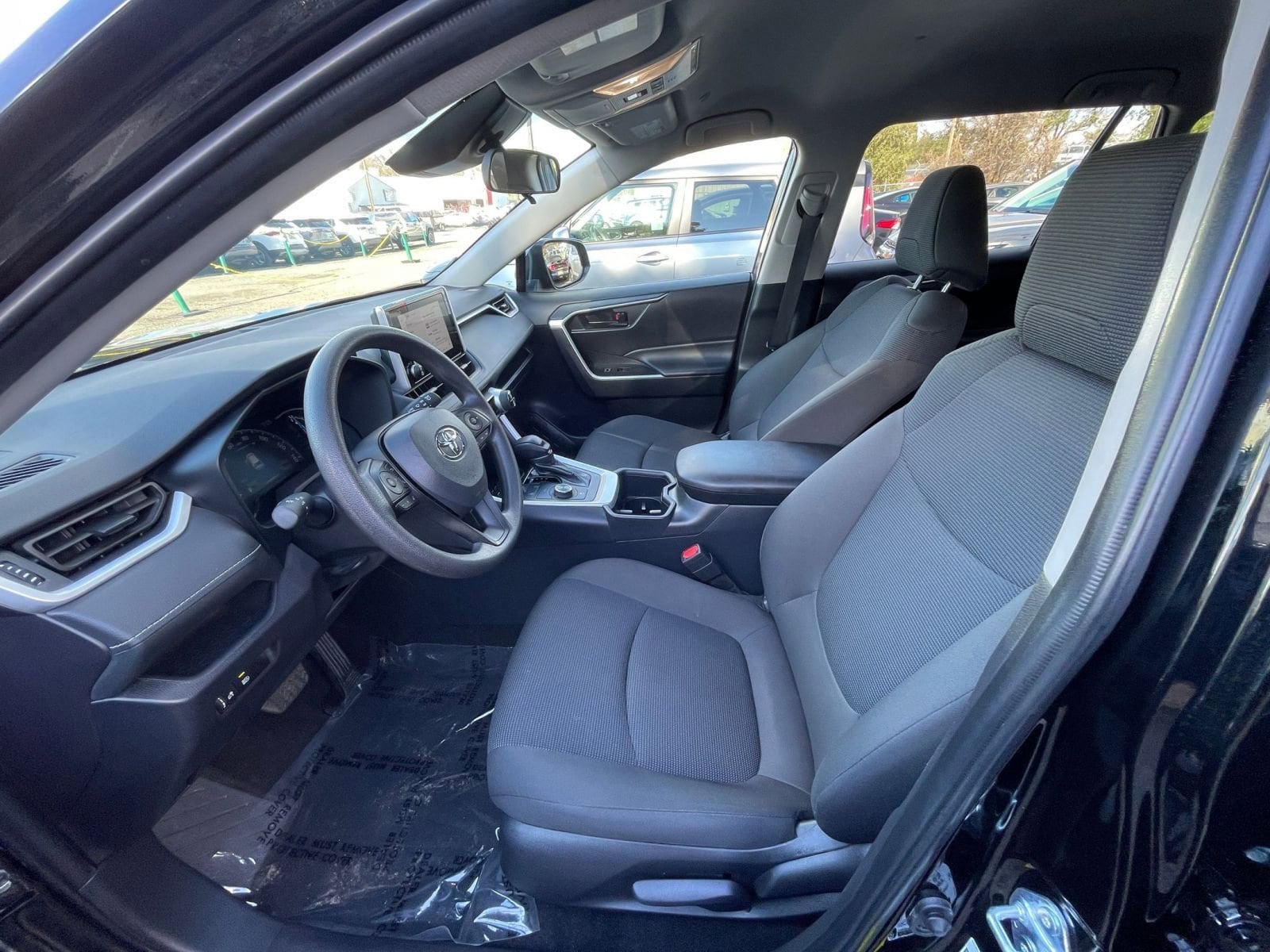 Thumbnail: 2025 Toyota RAV4 - 25