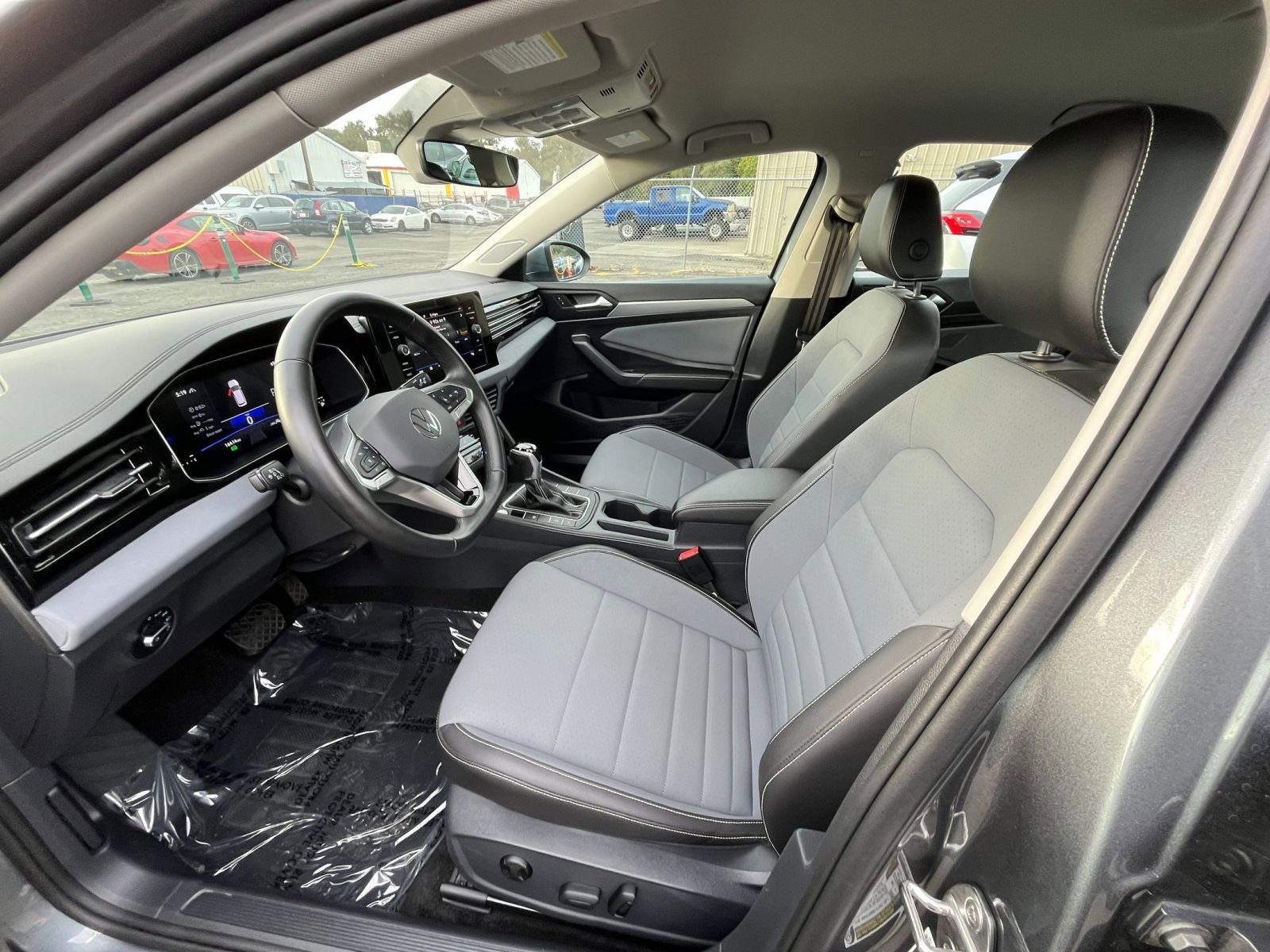 Thumbnail: 2025 Volkswagen Jetta - 25