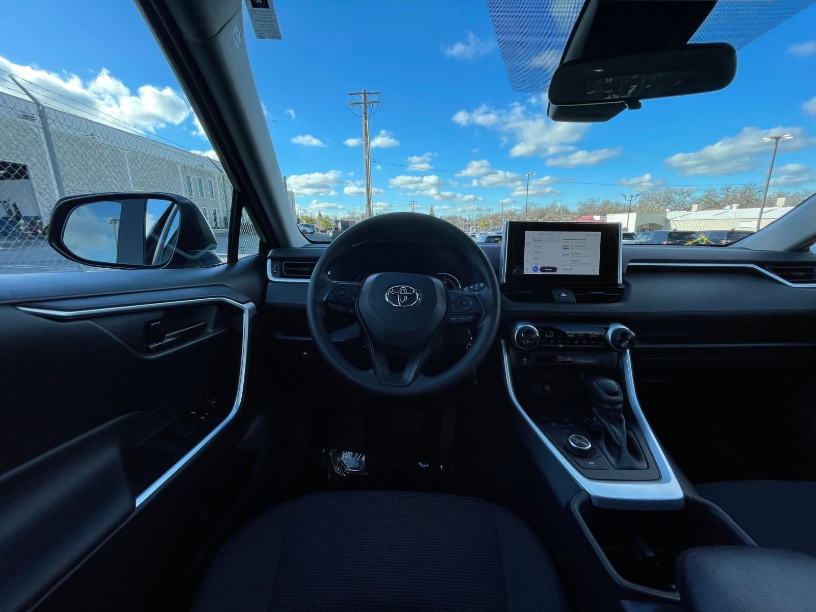 Thumbnail: 2025 Toyota RAV4 - 33