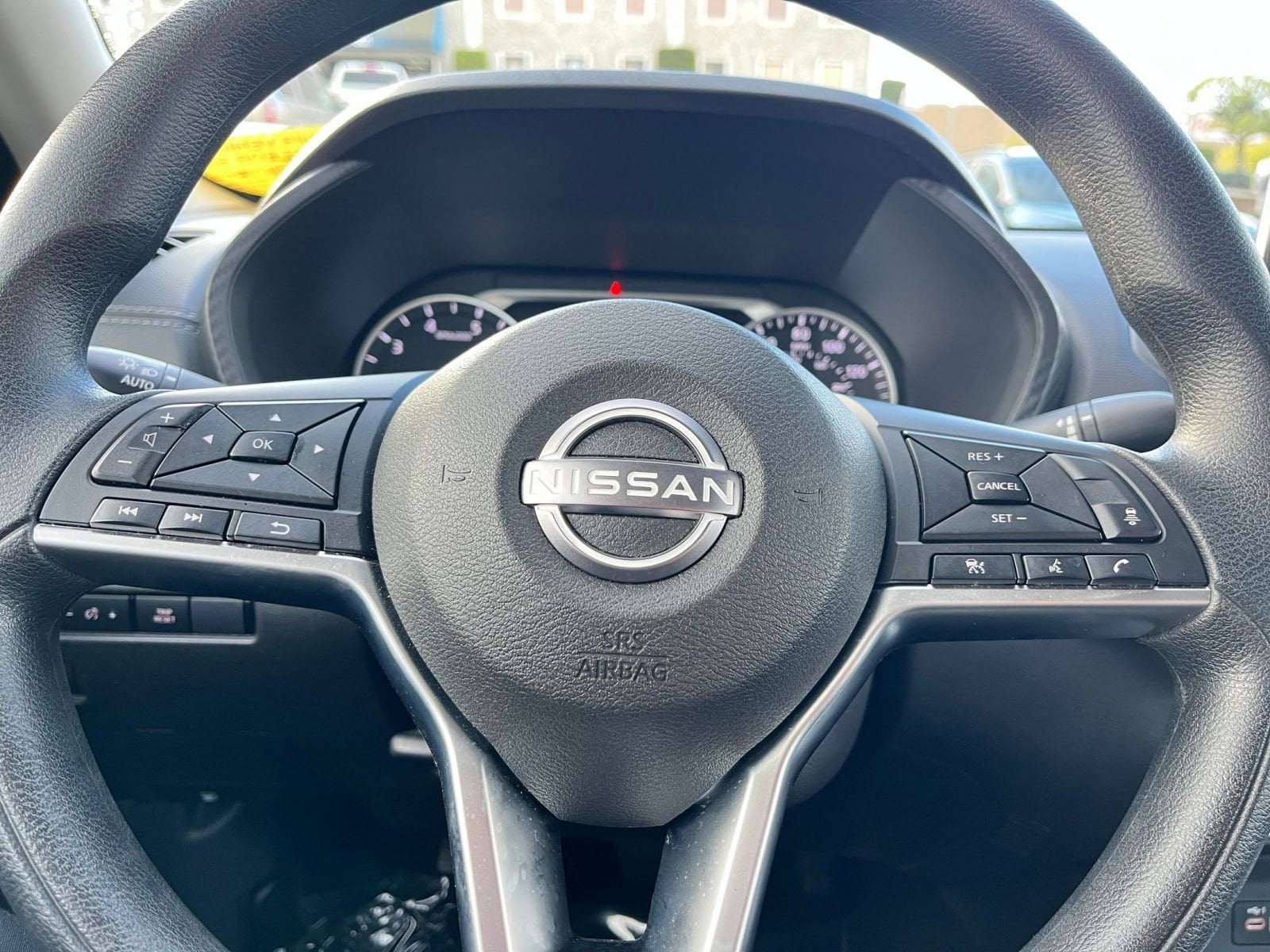 Thumbnail: 2025 Nissan Sentra - 25