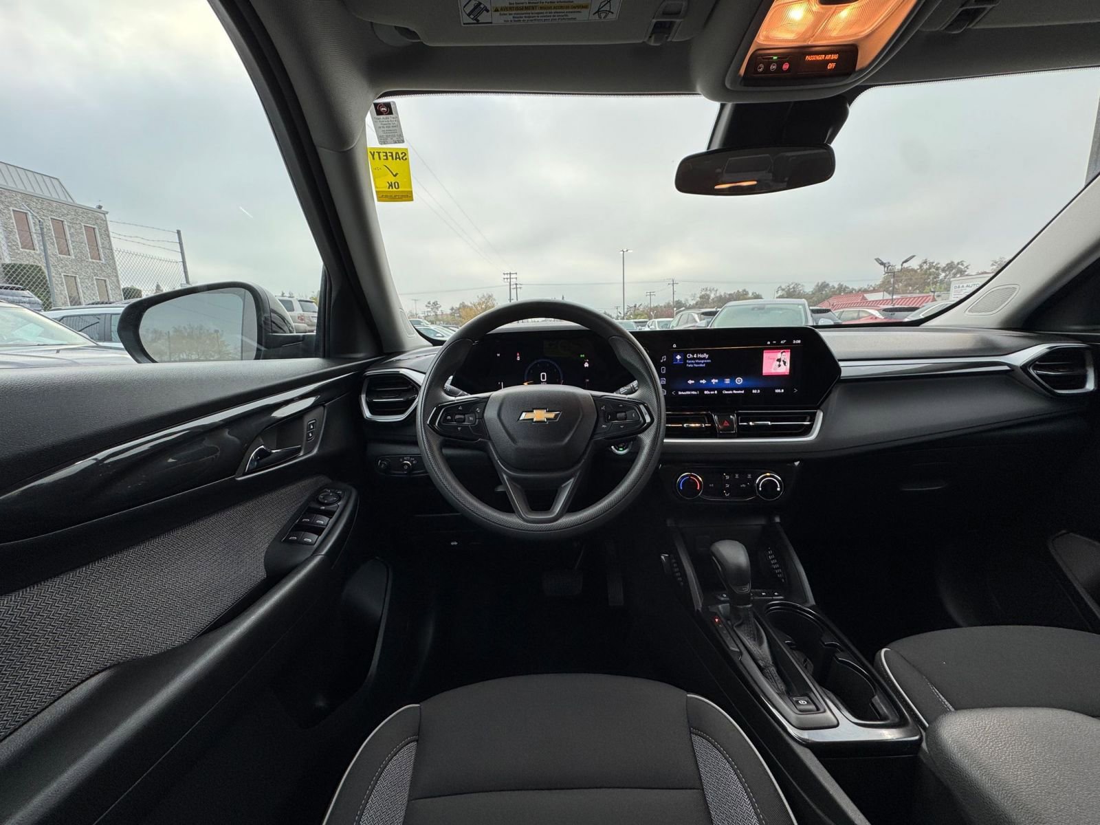 Thumbnail: 2025 Chevrolet TrailBlazer - 32