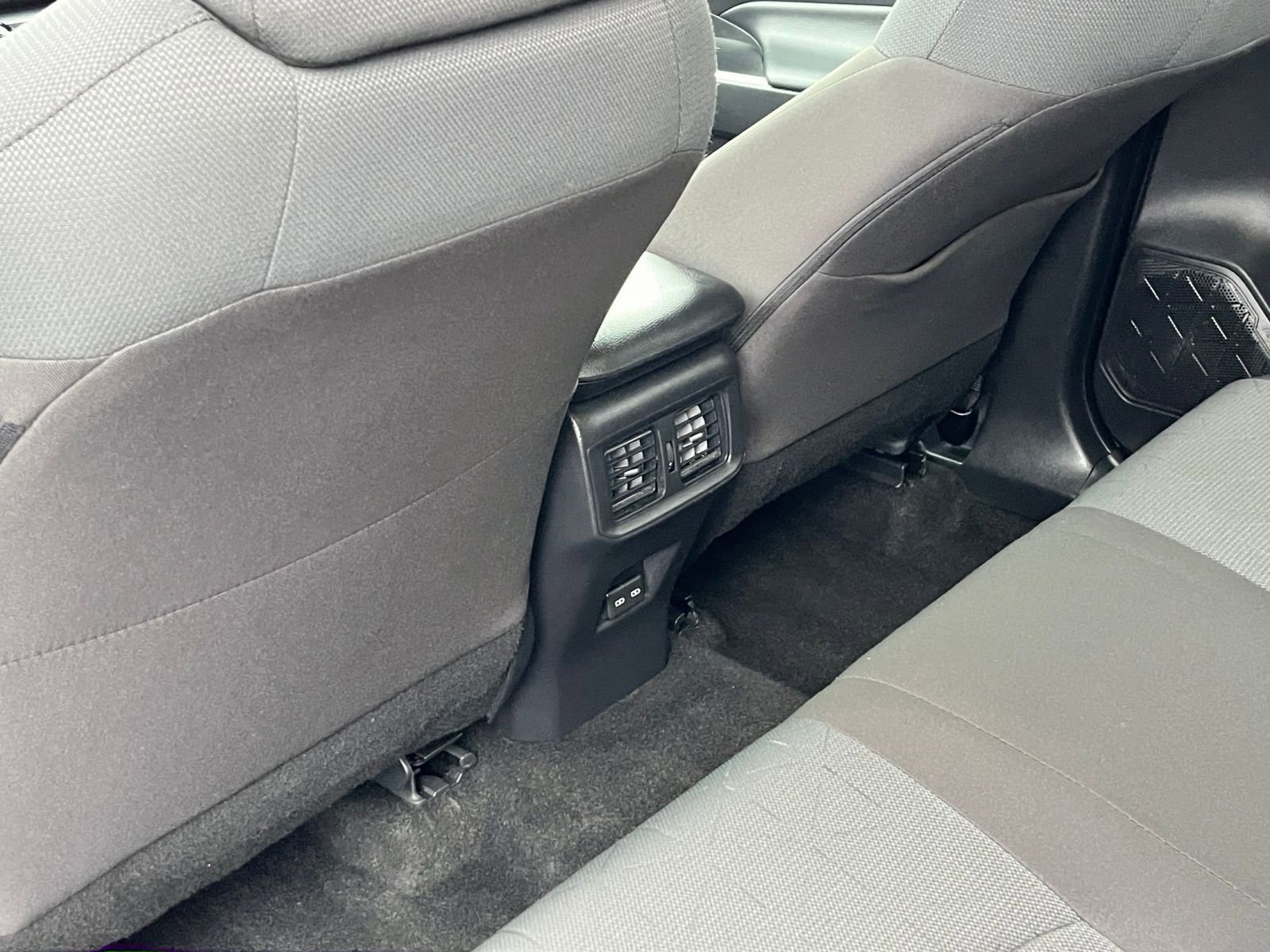 Thumbnail: 2025 Toyota RAV4 - 25