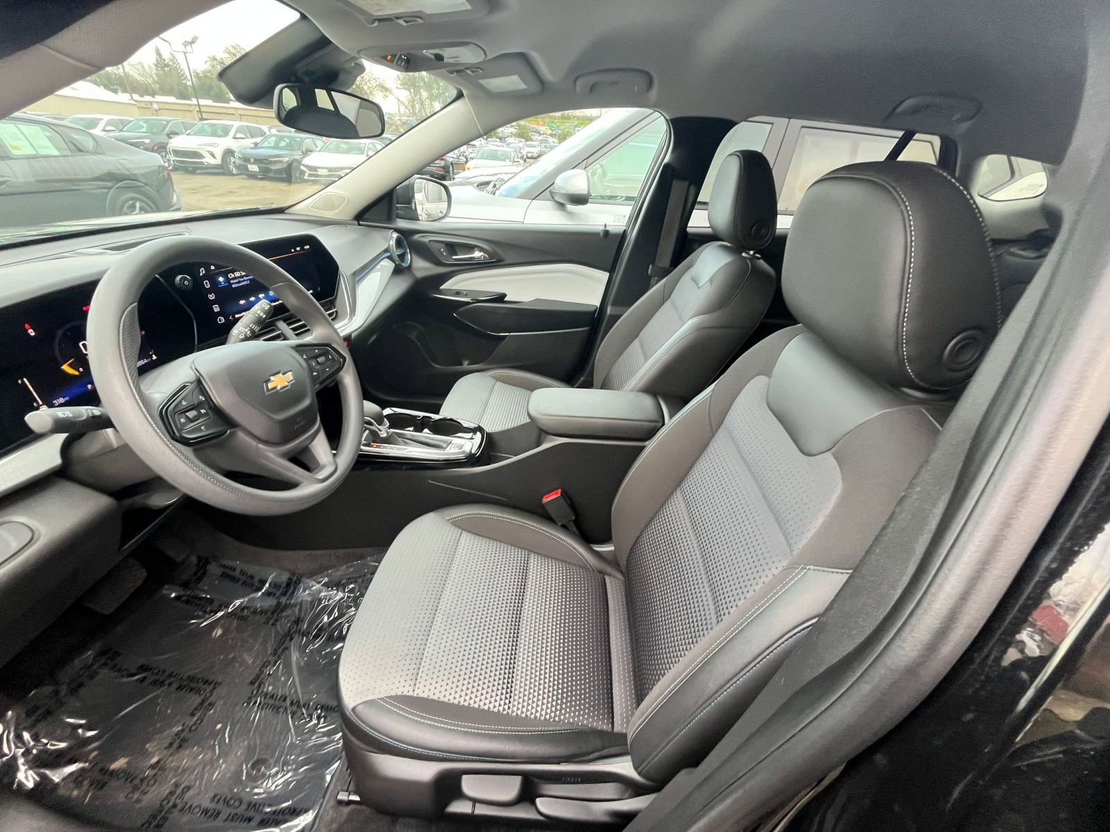 Thumbnail: 2025 Chevrolet Trax - 24