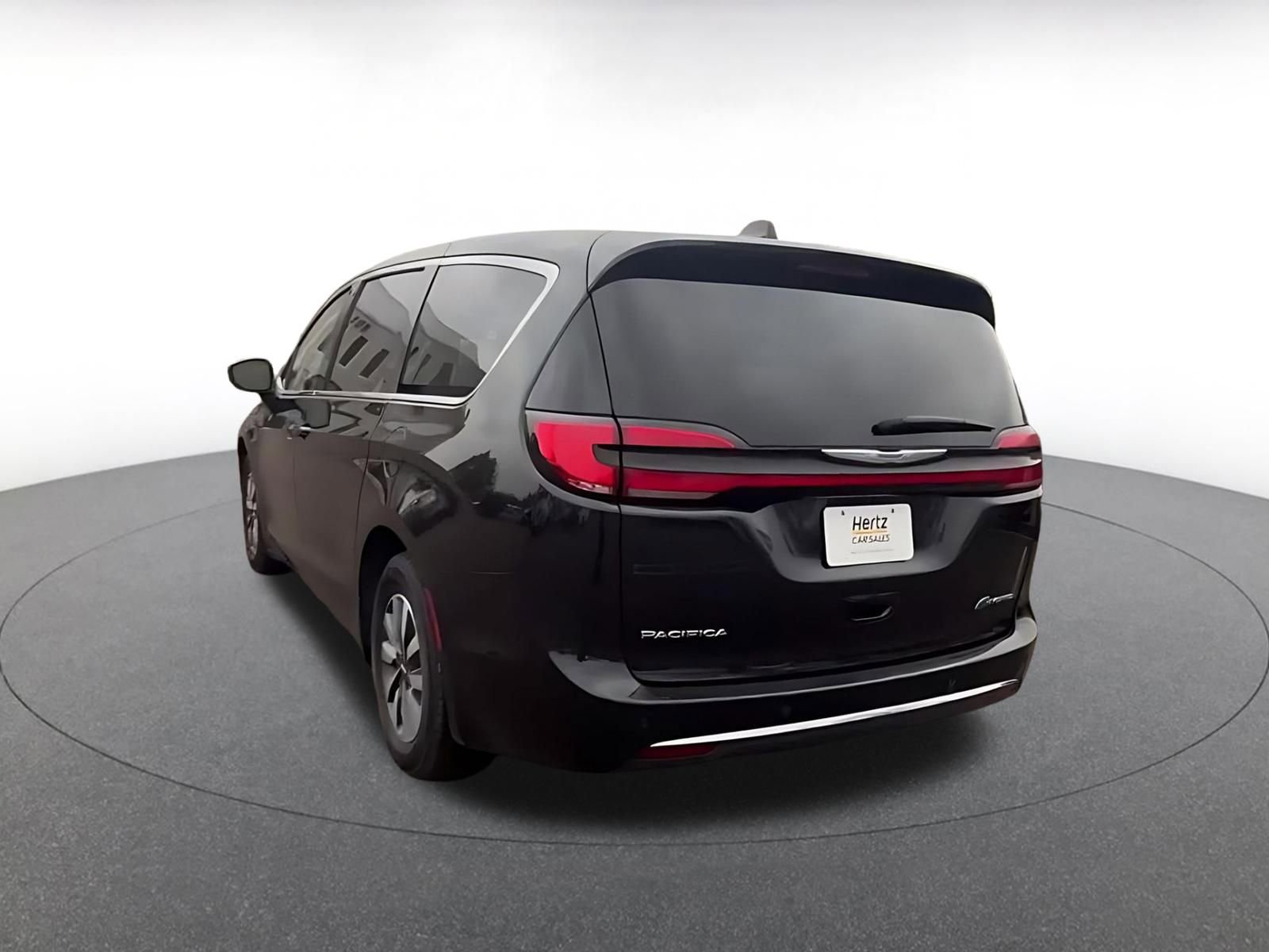 Thumbnail: 2023 Chrysler Pacifica - 11