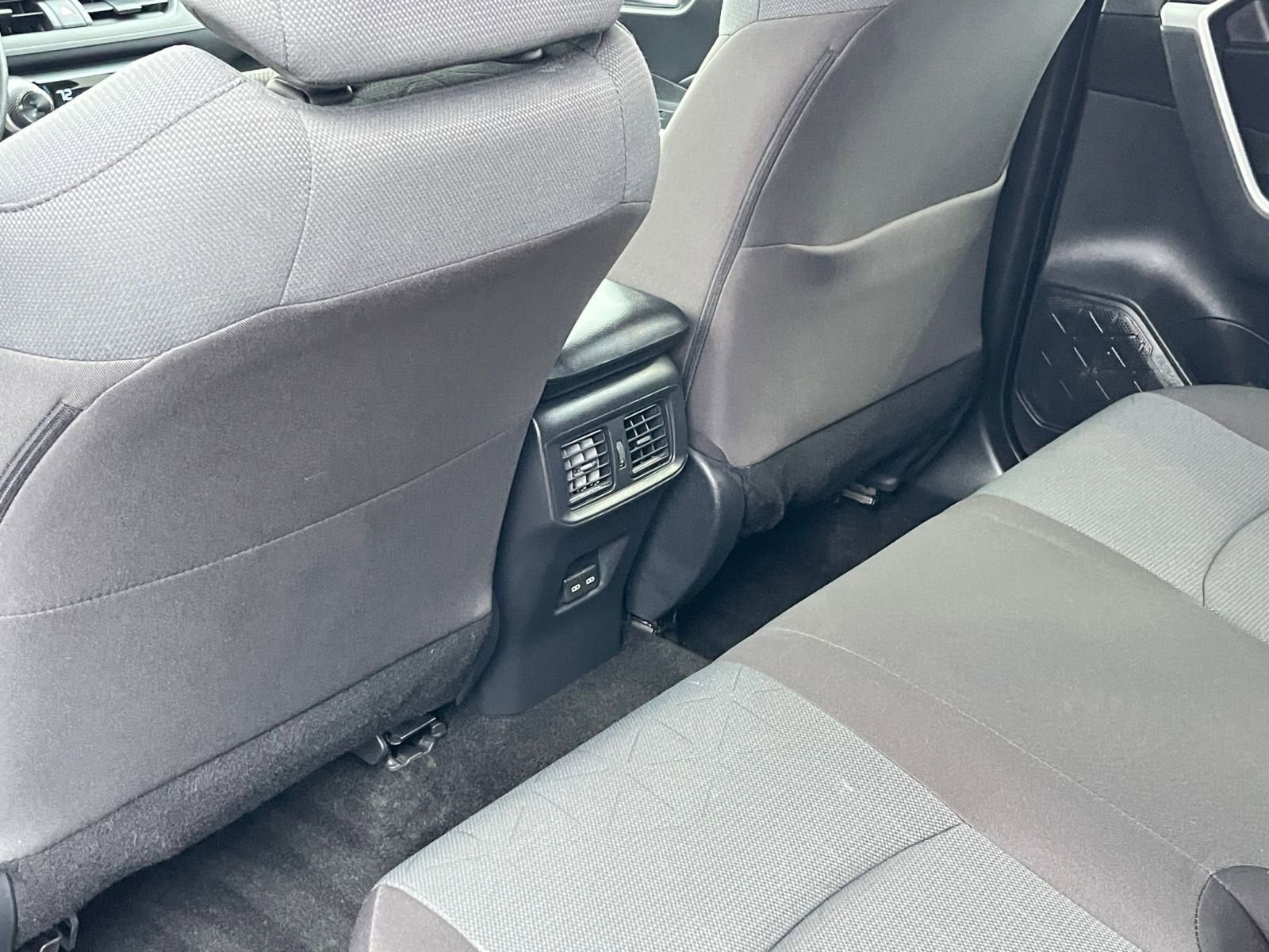 Thumbnail: 2025 Toyota RAV4 - 25