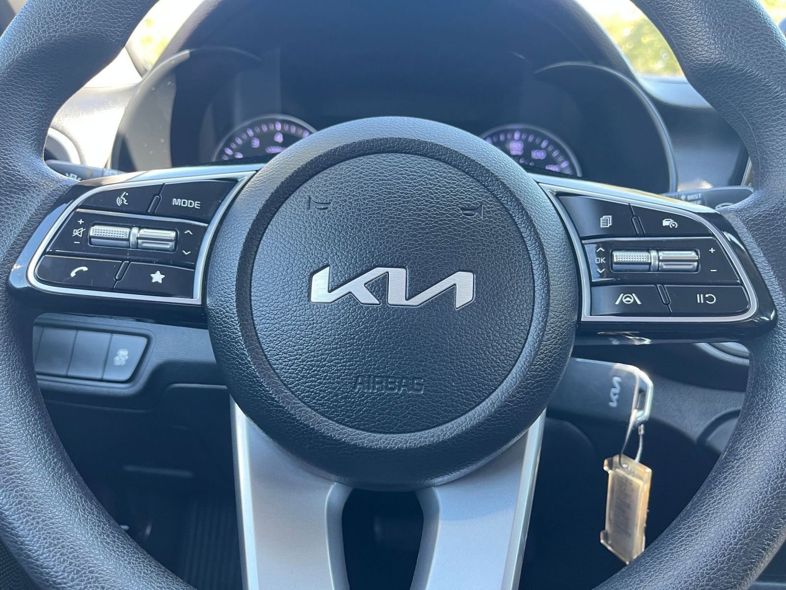 Thumbnail: 2023 Kia Forte - 25