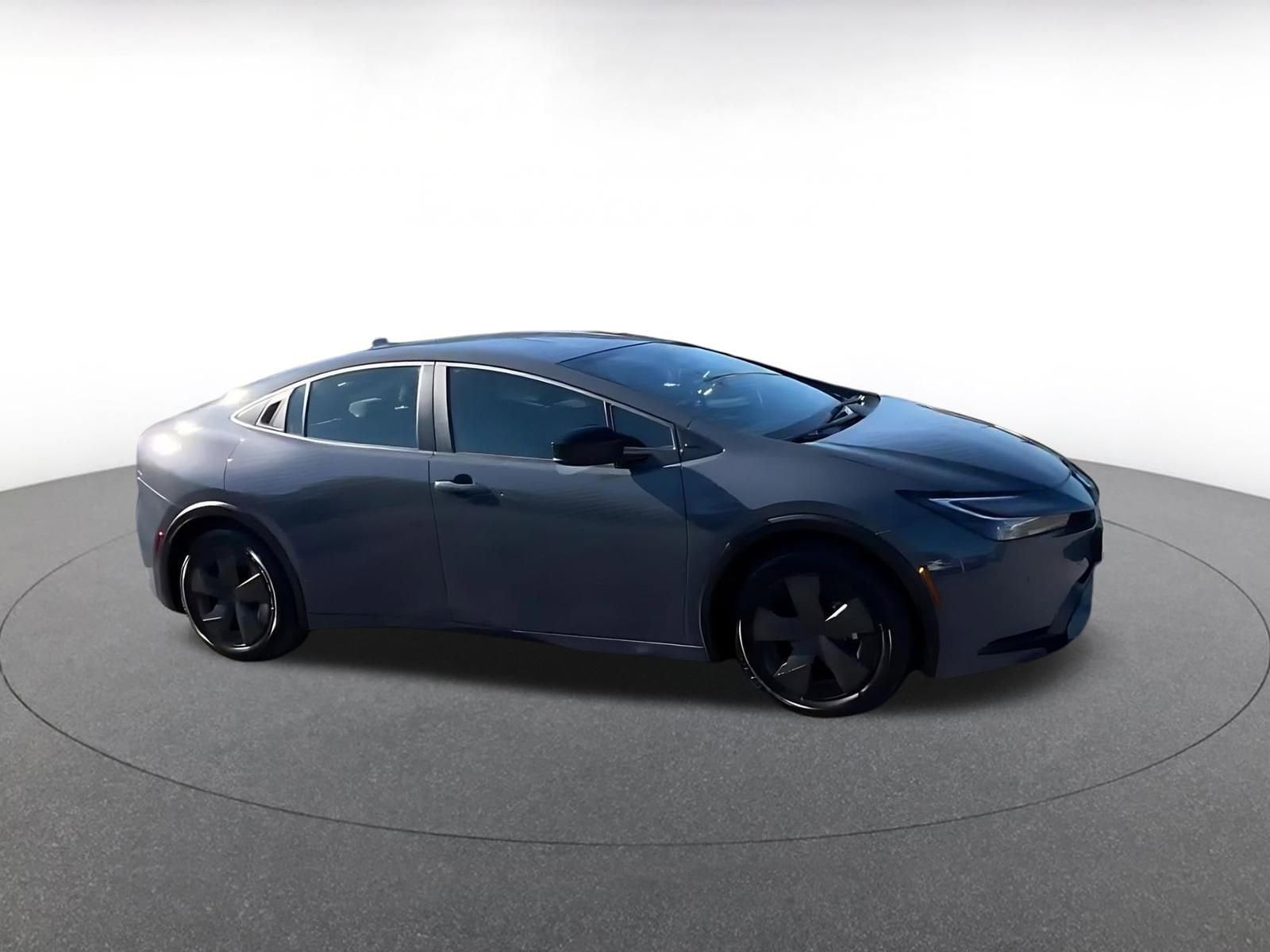 Thumbnail: 2025 Toyota Prius - 2