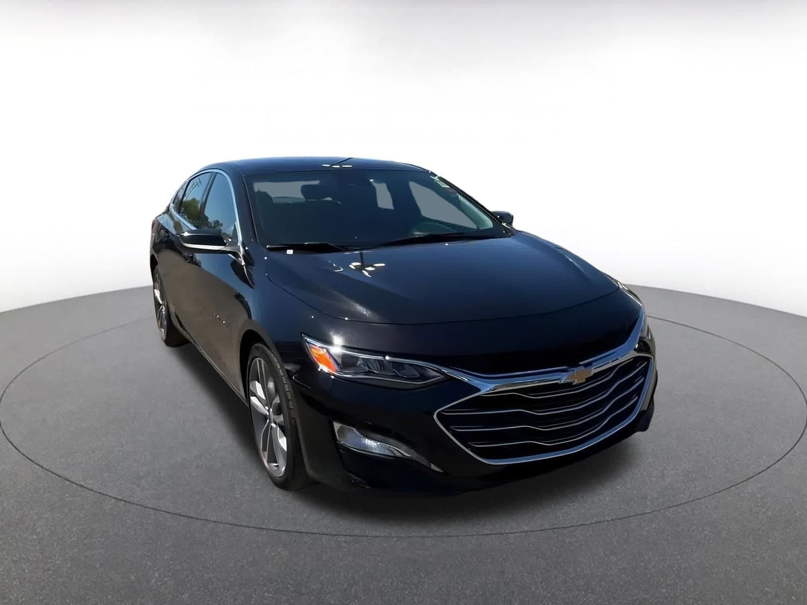 Thumbnail: 2024 Chevrolet Malibu - 3