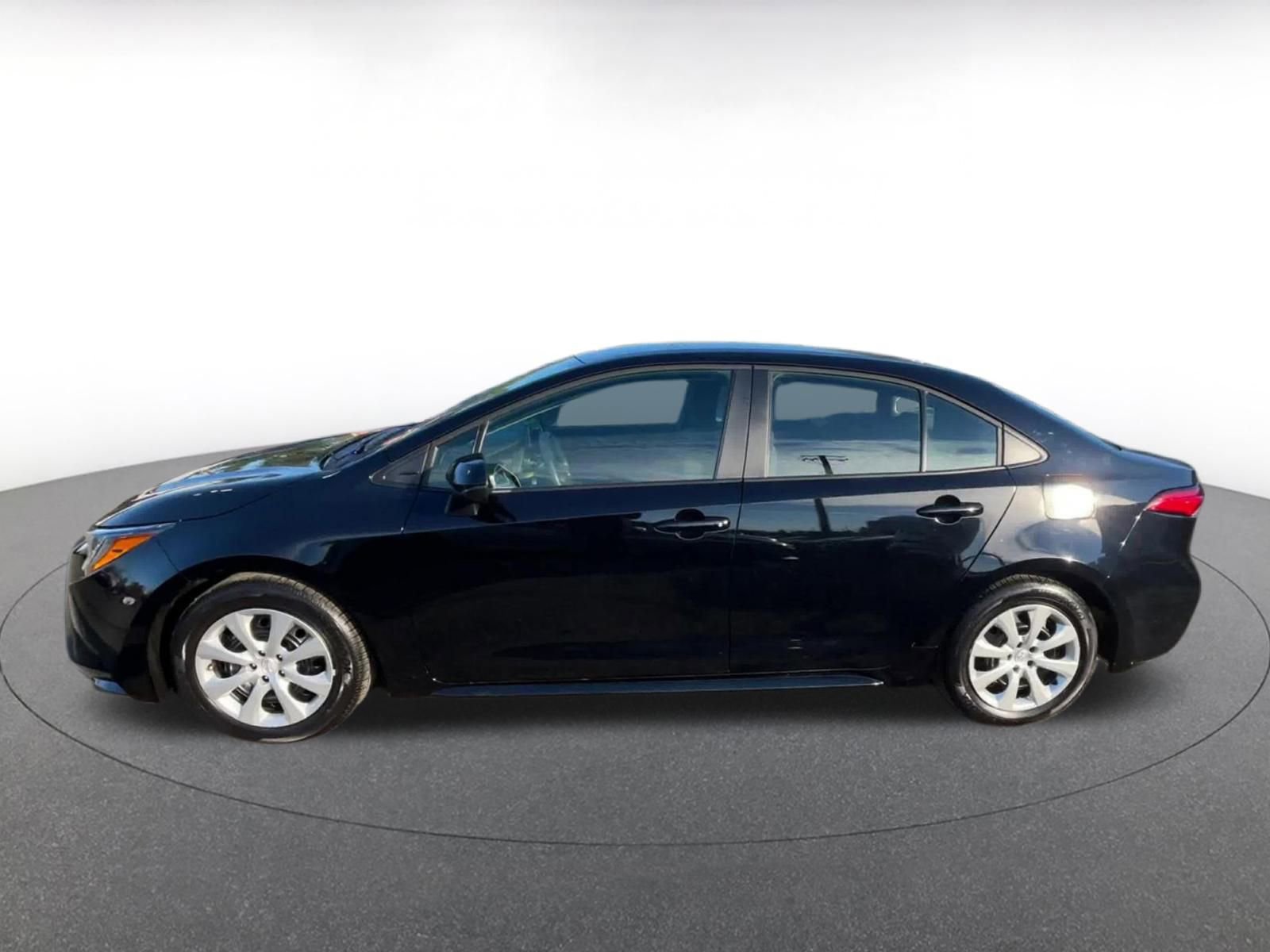 Thumbnail: 2025 Toyota Corolla - 9