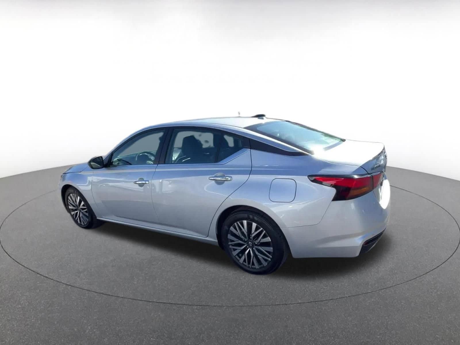Thumbnail: 2024 Nissan Altima - 10