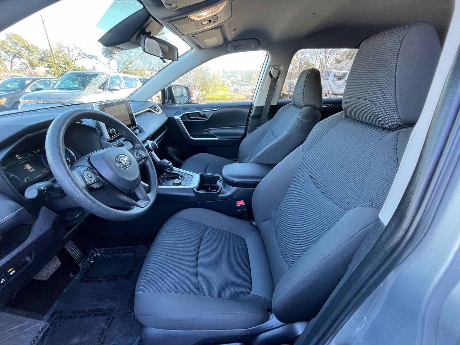 Thumbnail: 2025 Toyota RAV4 - 25