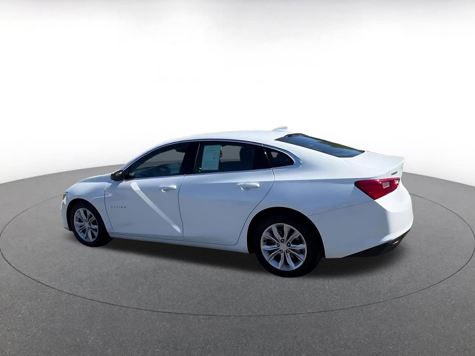 Thumbnail: 2023 Chevrolet Malibu - 10