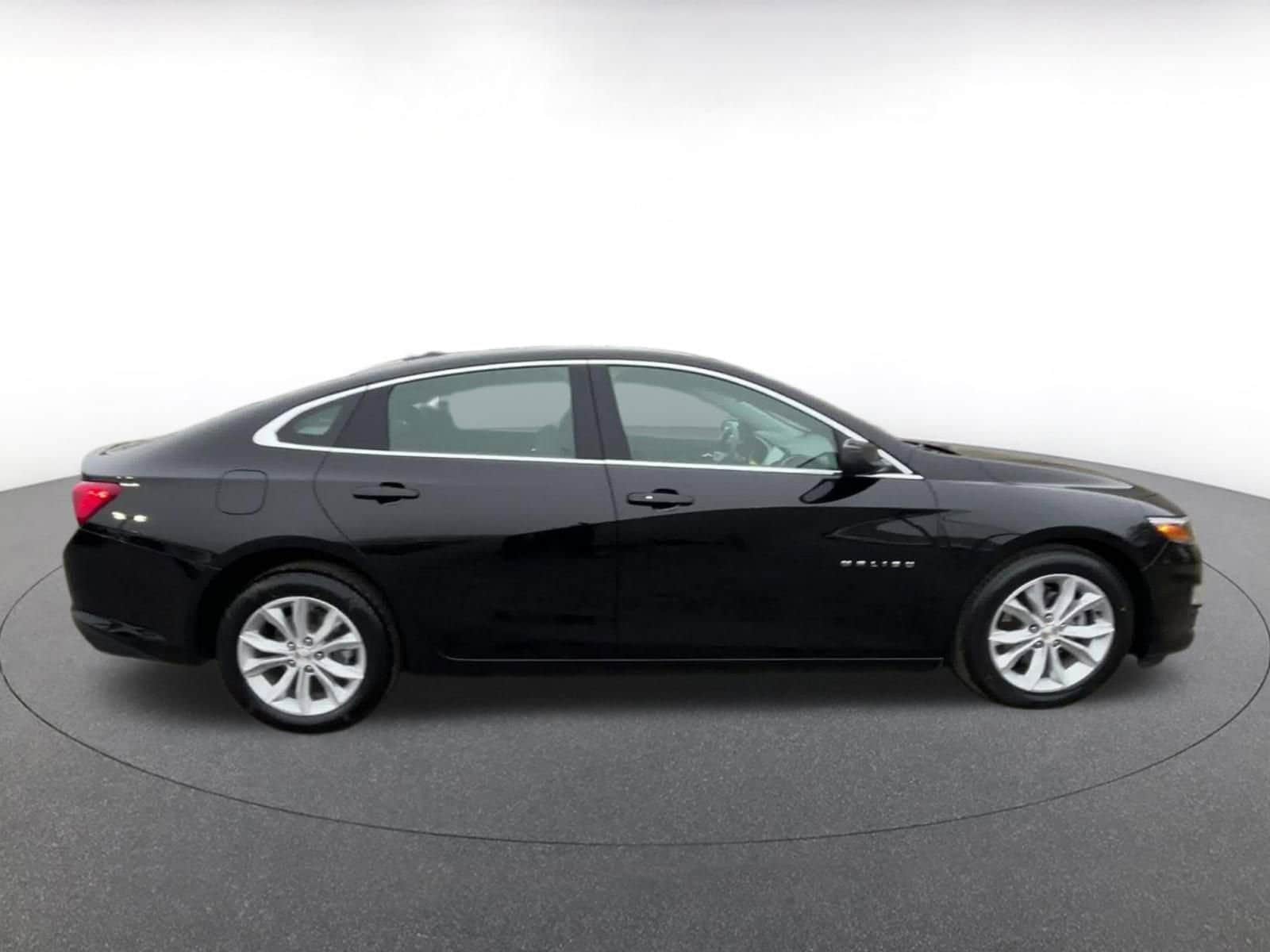 Thumbnail: 2024 Chevrolet Malibu - 16