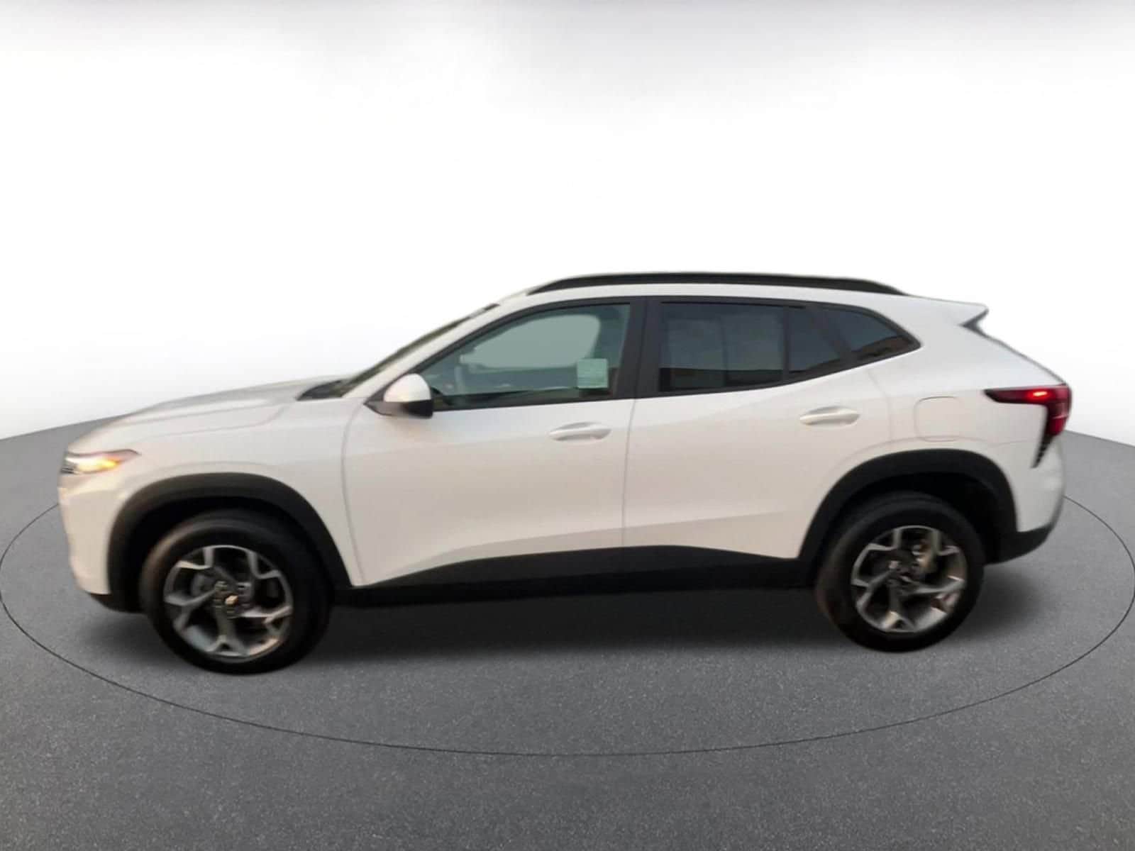 Thumbnail: 2025 Chevrolet Trax - 9