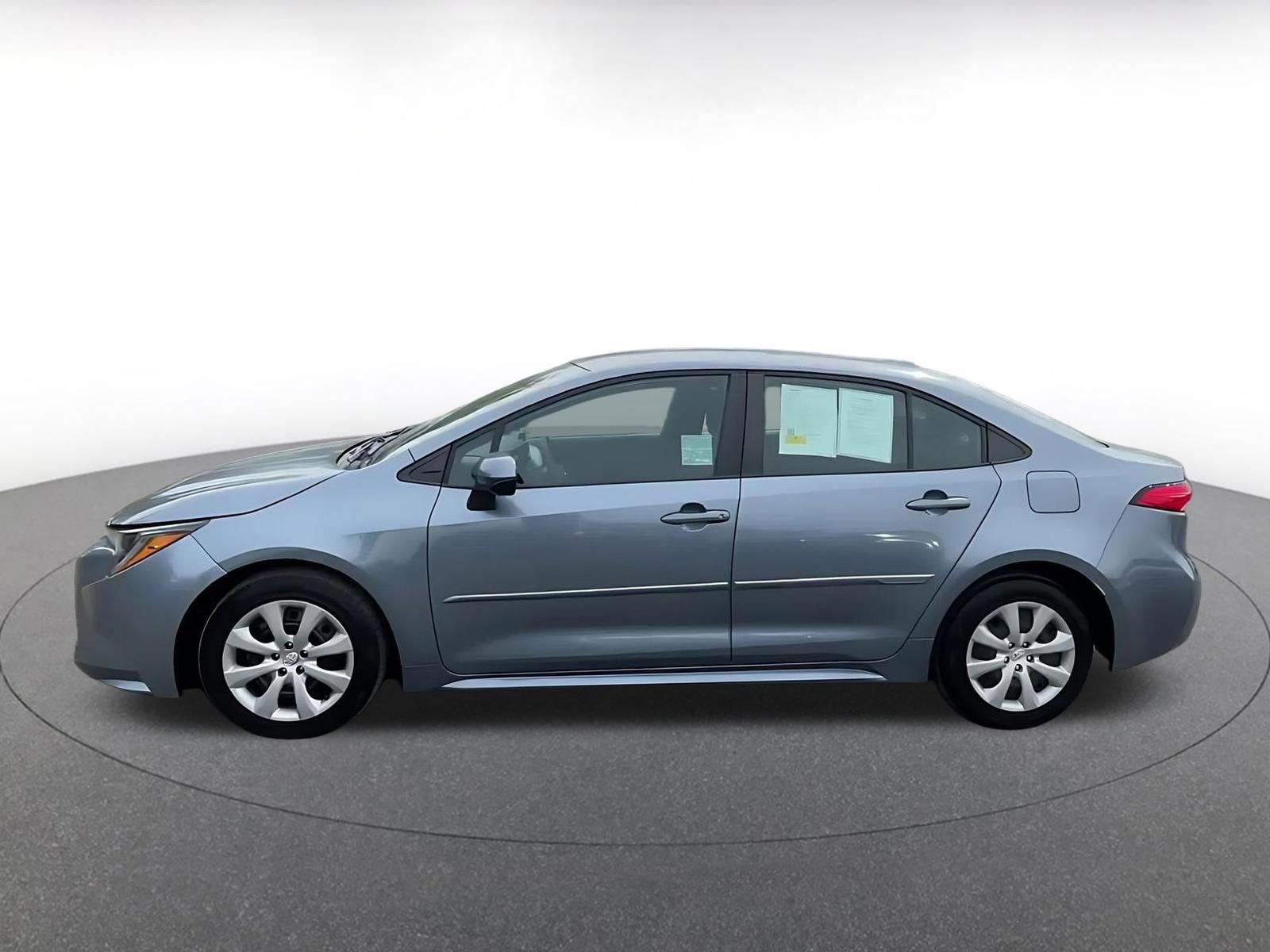 Thumbnail: 2023 Toyota Corolla - 9