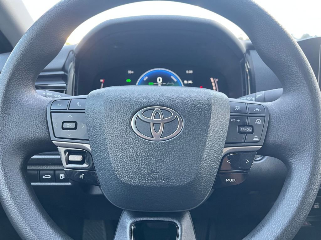 Thumbnail: 2025 Toyota Camry - 21