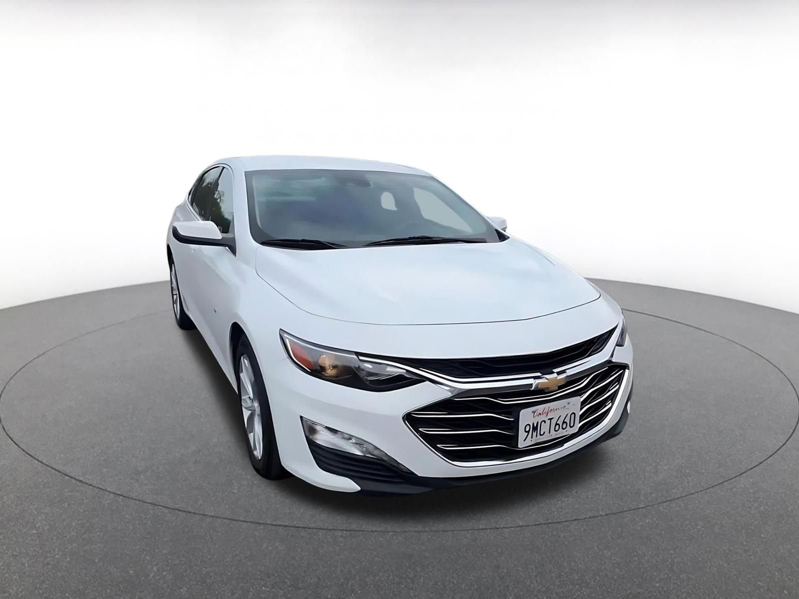 Thumbnail: 2024 Chevrolet Malibu - 3