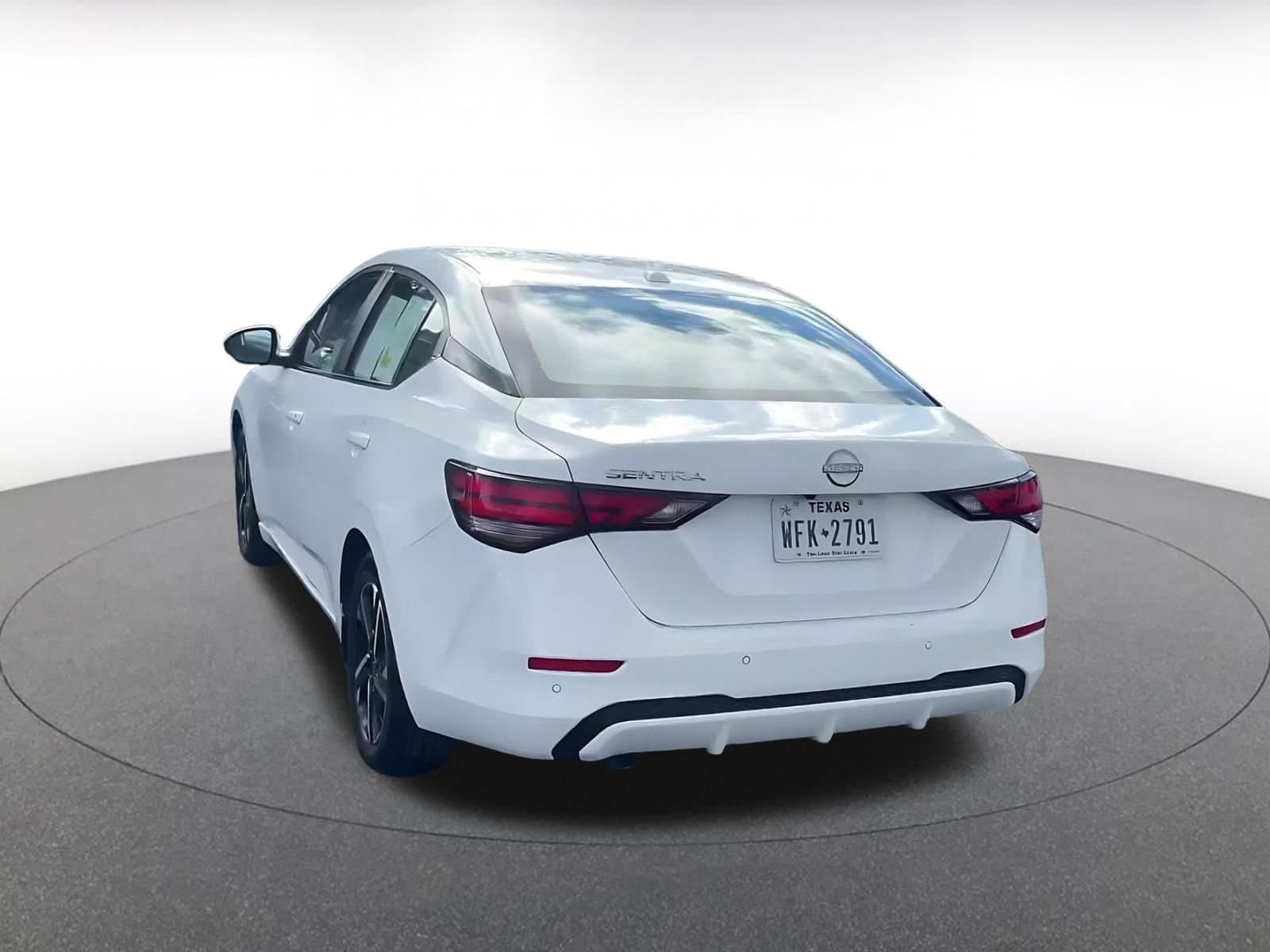 Thumbnail: 2025 Nissan Sentra - 11