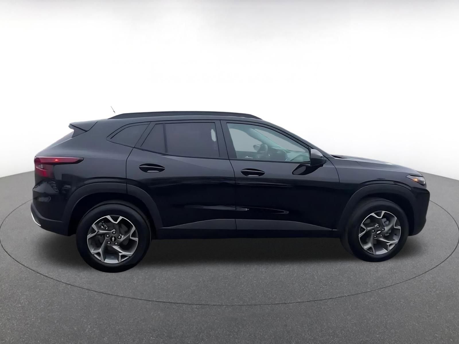 Thumbnail: 2025 Chevrolet Trax - 16