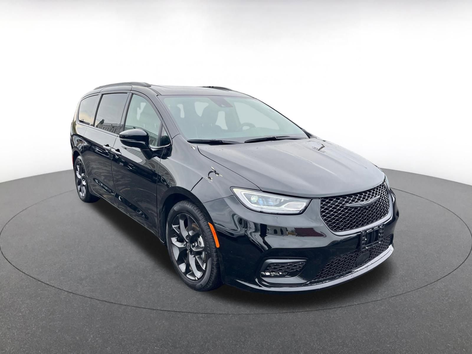 Thumbnail: 2025 Chrysler Pacifica - 1