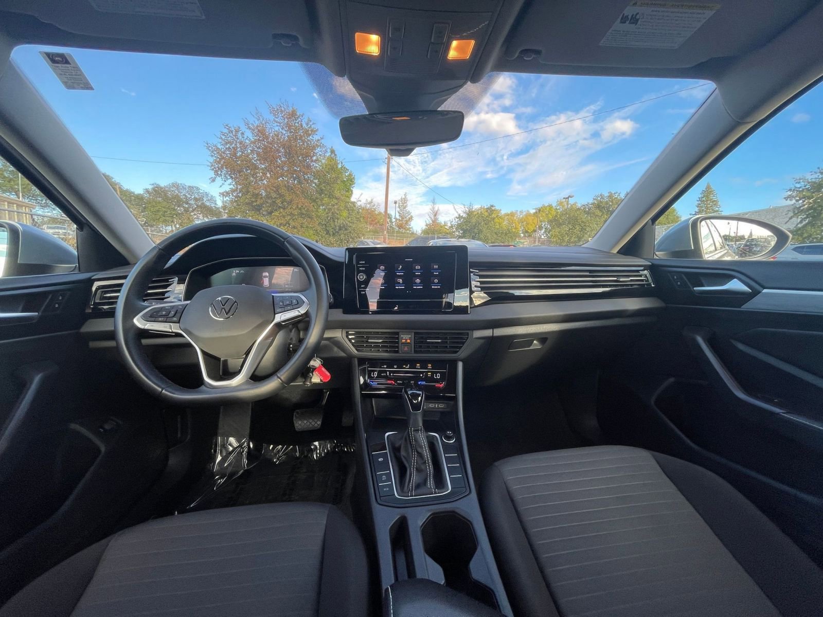 Thumbnail: 2025 Volkswagen Jetta - 31