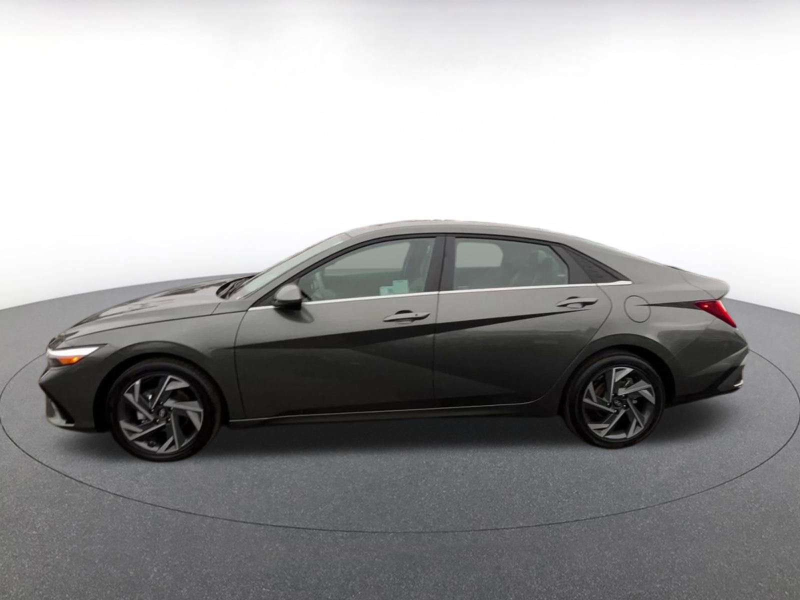 Thumbnail: 2025 Hyundai Elantra - 9