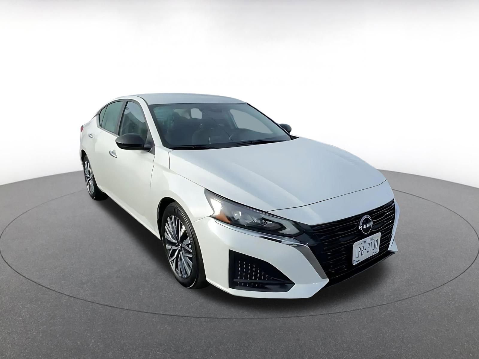 Thumbnail: 2025 Nissan Altima - 3