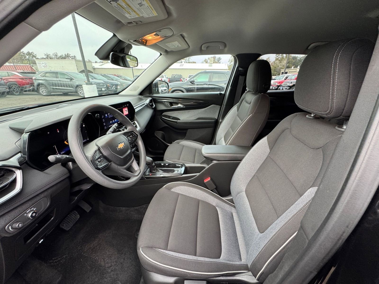 Thumbnail: 2025 Chevrolet TrailBlazer - 24