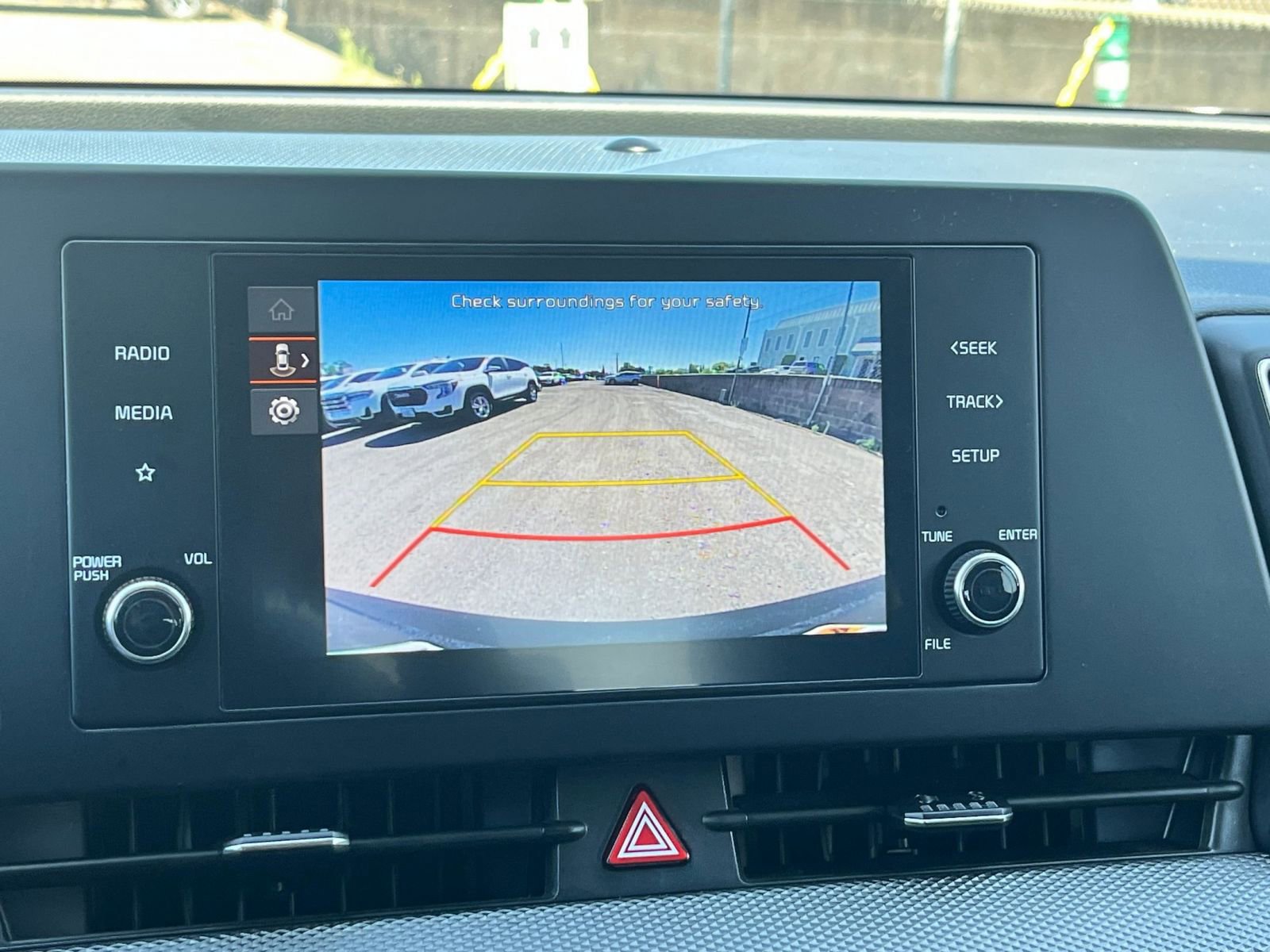 2024 Kia Sportage LX 17