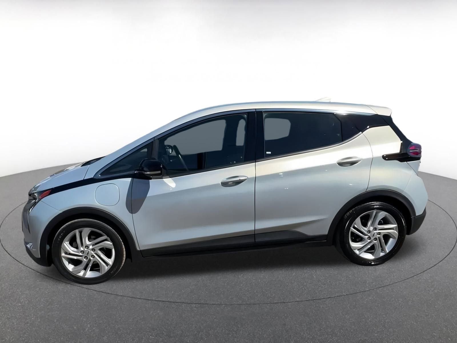 Thumbnail: 2023 Chevrolet Bolt EV - 9