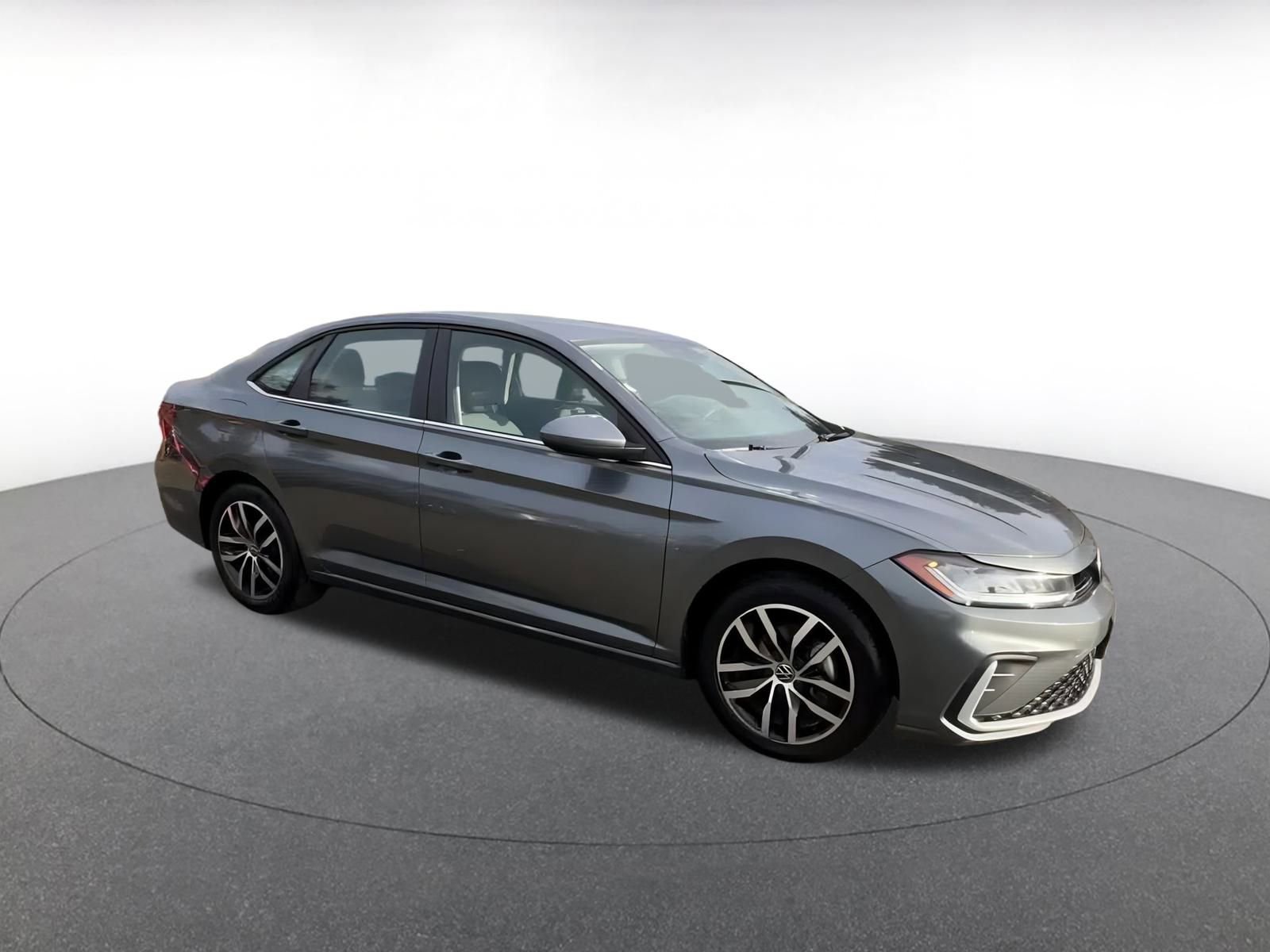 Thumbnail: 2025 Volkswagen Jetta - 2