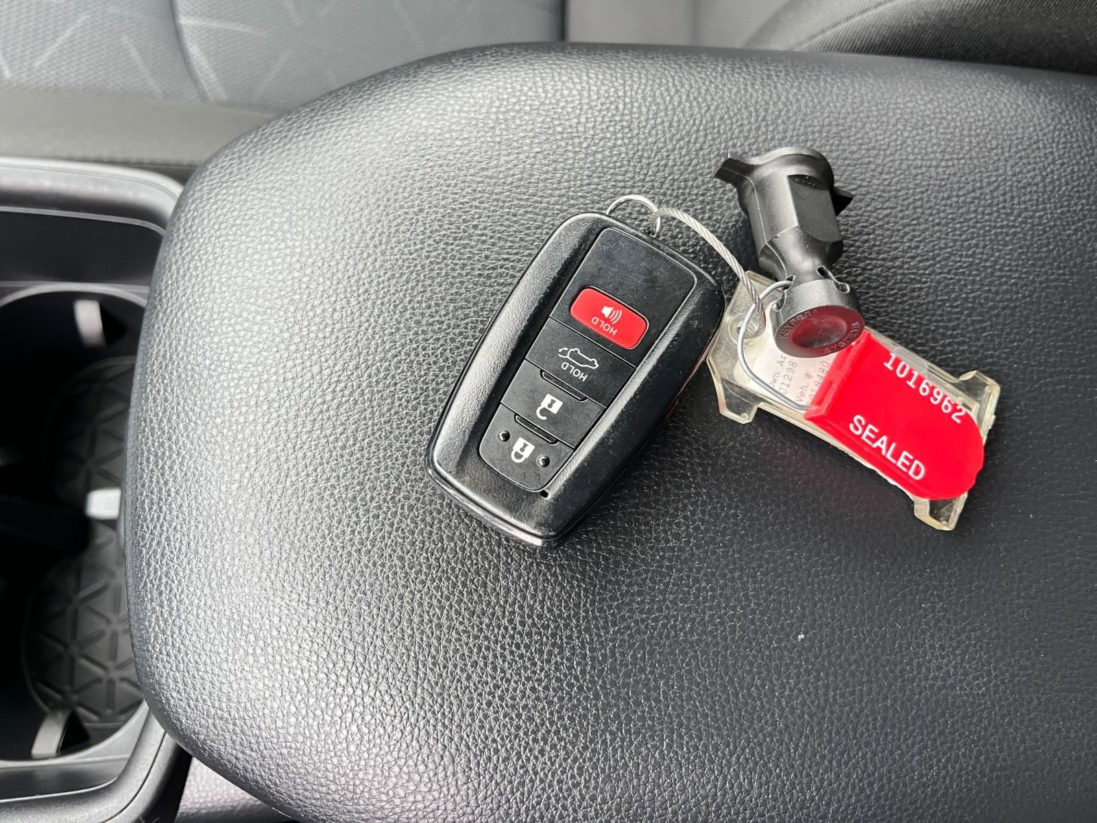 Thumbnail: 2025 Toyota RAV4 - 22