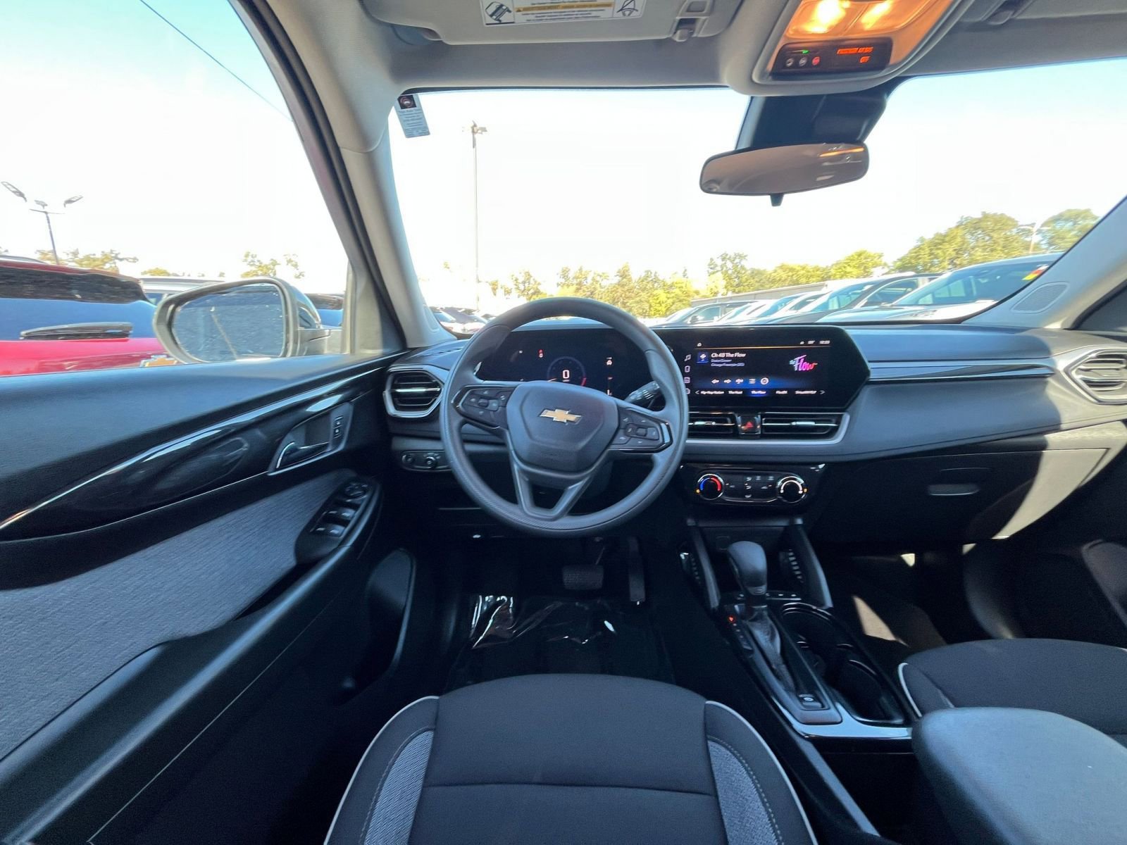 Thumbnail: 2025 Chevrolet TrailBlazer - 32