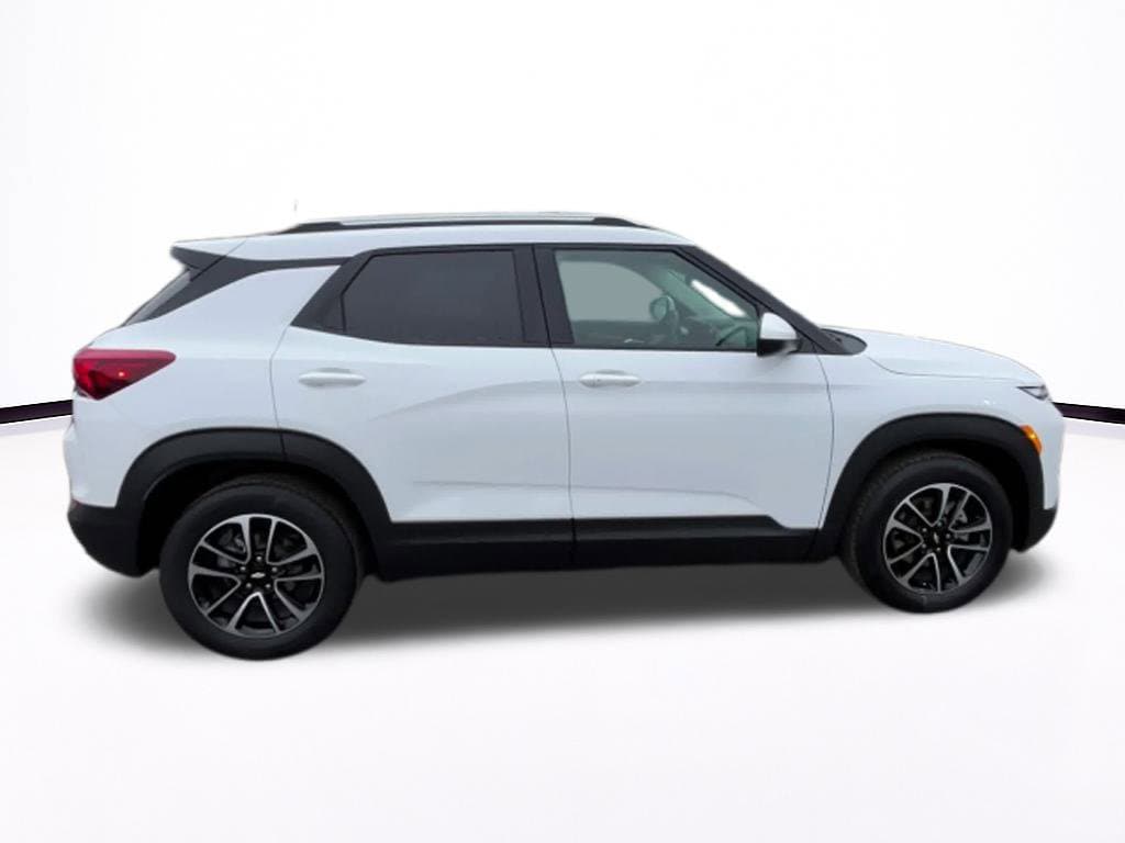 Thumbnail: 2025 Chevrolet TrailBlazer - 16