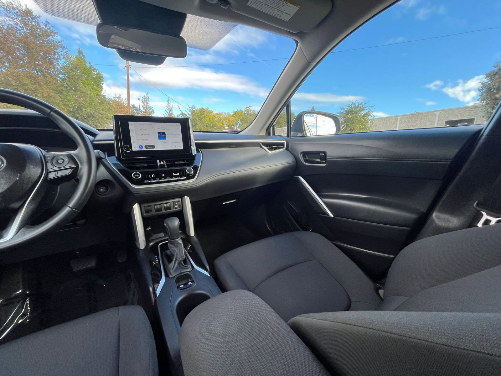 Thumbnail: 2025 Toyota Corolla Cross - 34