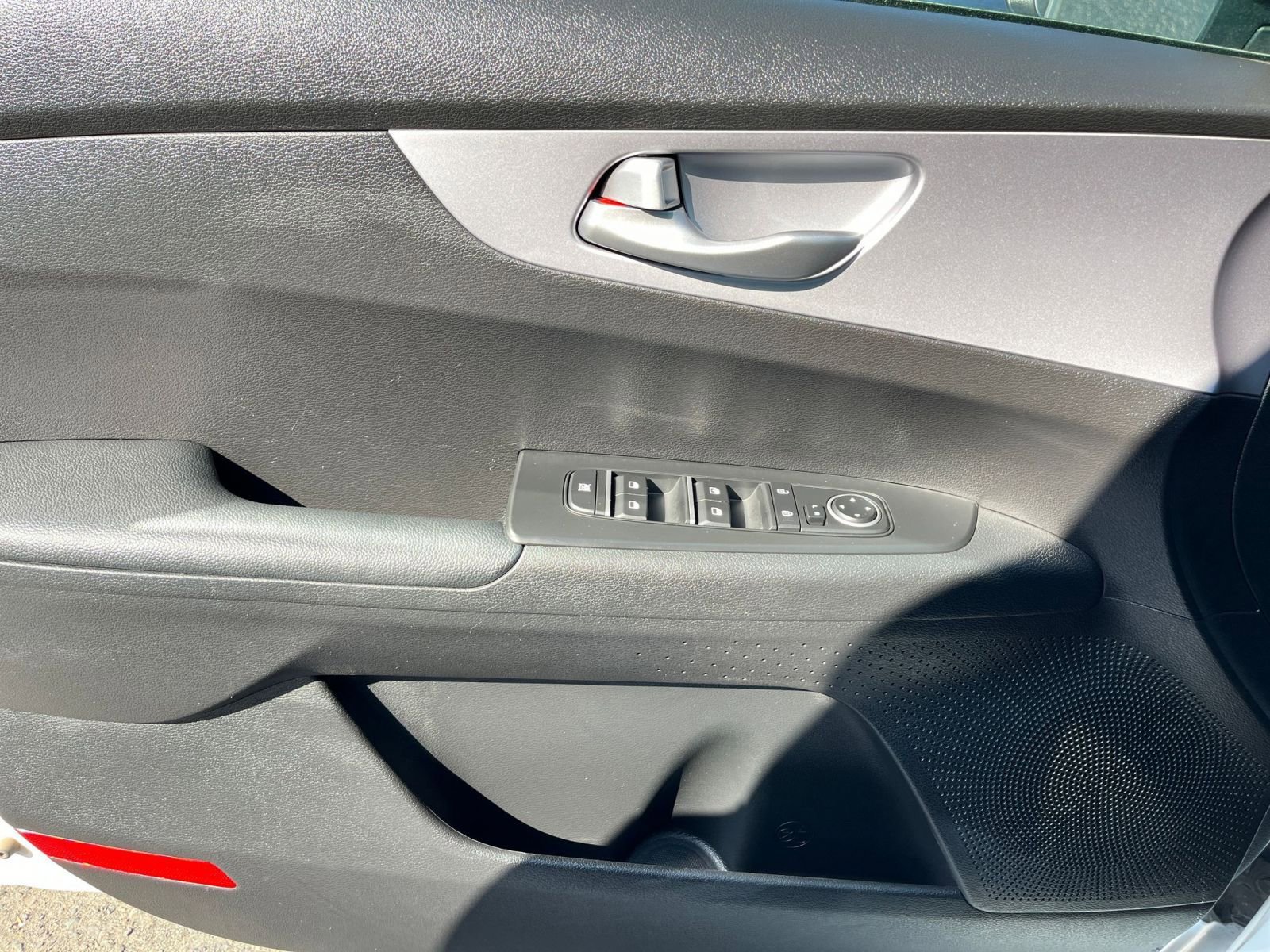 Thumbnail: 2024 Kia Forte - 20