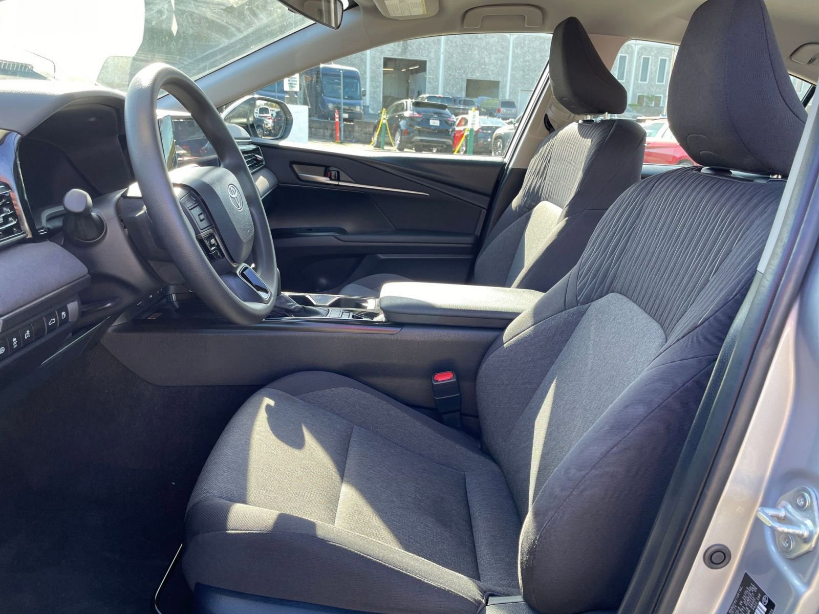 Thumbnail: 2025 Toyota Camry - 25