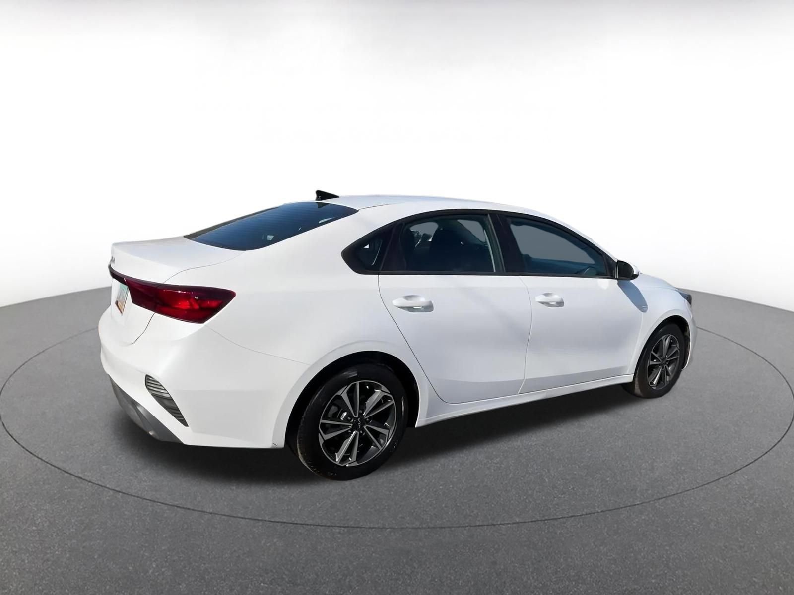 Thumbnail: 2024 Kia Forte - 12
