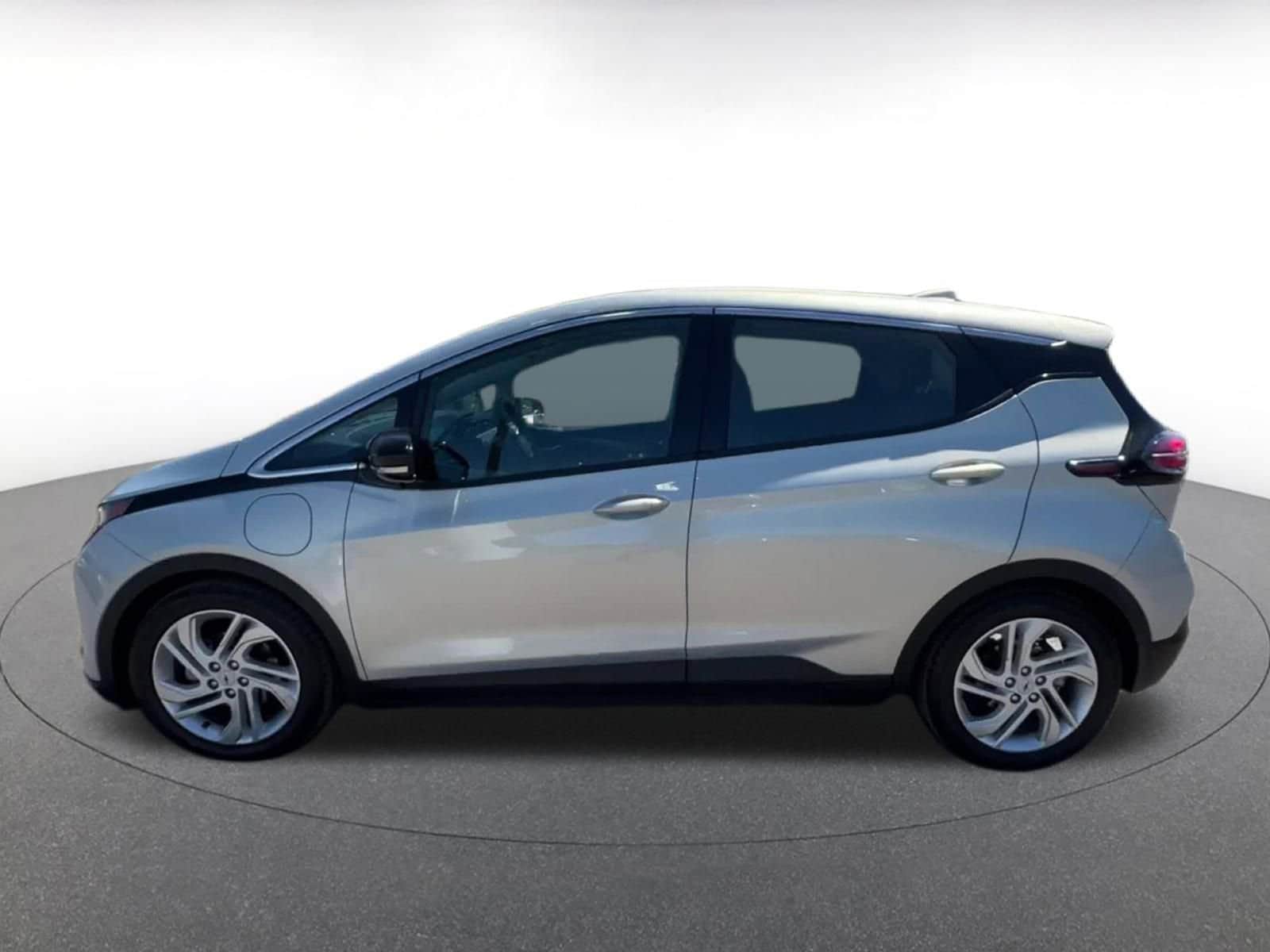 Thumbnail: 2023 Chevrolet Bolt EV - 8