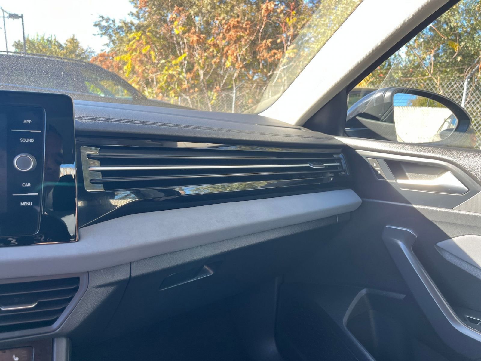 Thumbnail: 2025 Volkswagen Jetta - 33