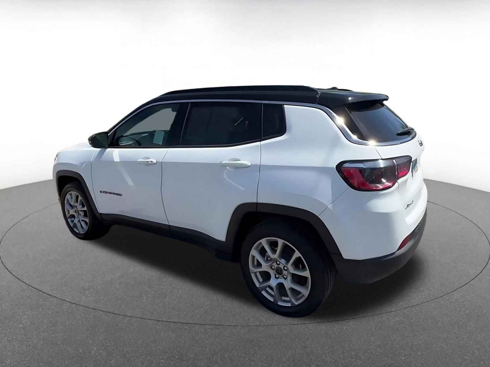Thumbnail: 2025 Jeep Compass - 10