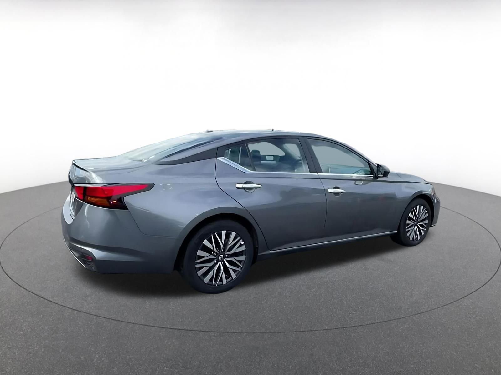 Thumbnail: 2025 Nissan Altima - 15