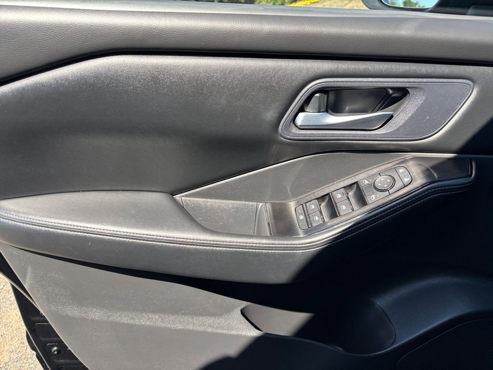Thumbnail: 2025 Nissan Rogue - 18