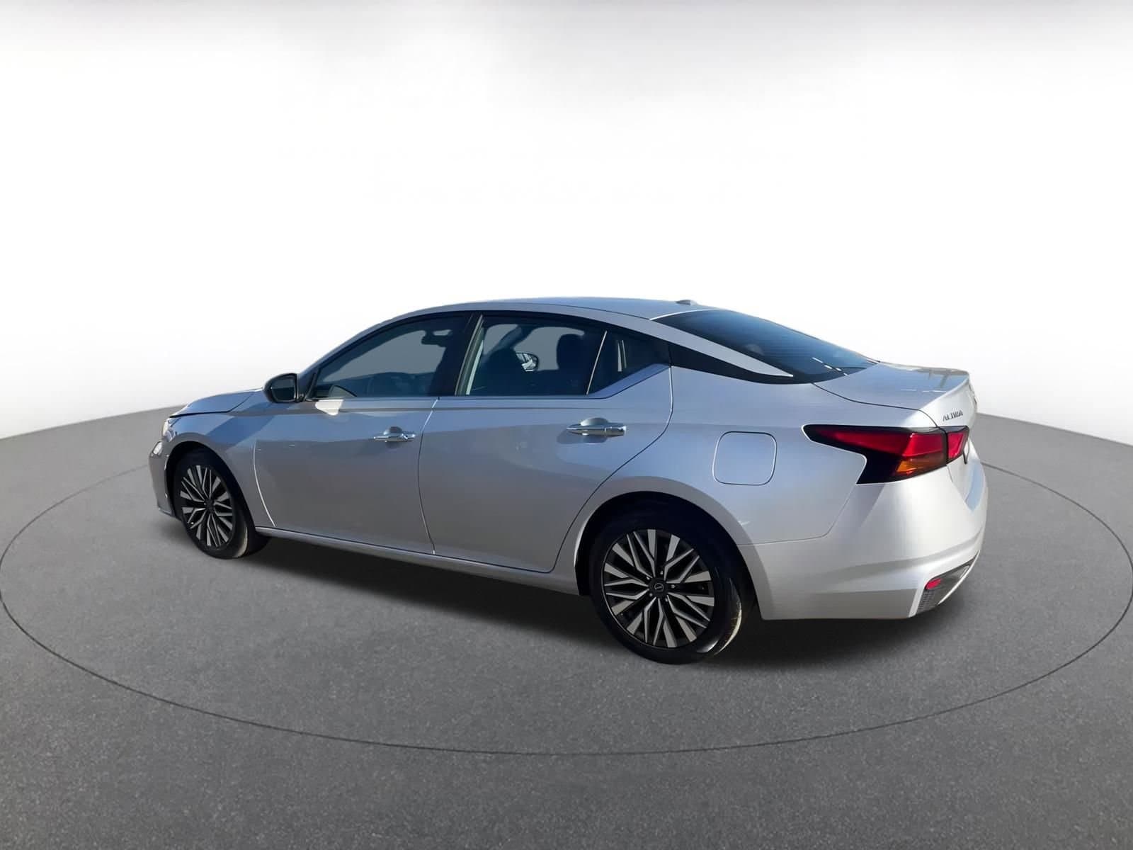 Thumbnail: 2024 Nissan Altima - 10