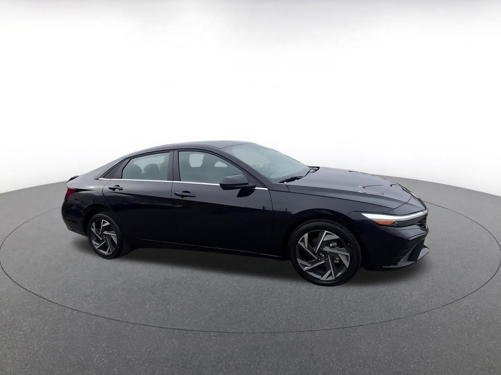 Thumbnail: 2025 Hyundai Elantra - 2